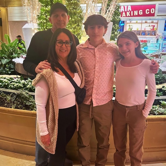 Meet your Posher, Sheri - Picture 2 of 6